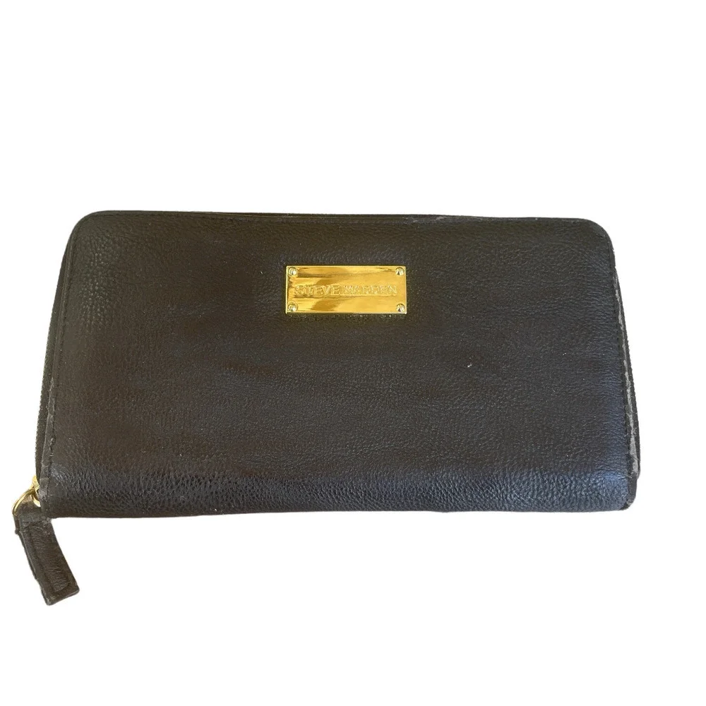 Steve Madden Black Leather Full Size Zip-Around Wallet